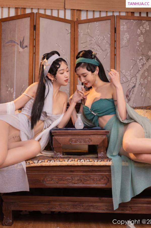 陆萱萱  [XiuRen]高清写真图 2022.04.25 No.4921 唐安琪&陆萱萱第24张图片